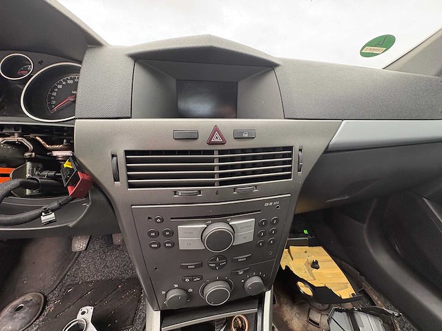 Opel - astra - 1.4 enjoy - car - 2005 - afbeelding 3 van  12