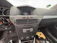 Opel - astra - 1.4 enjoy - car - 2005 - afbeelding 3 van  12