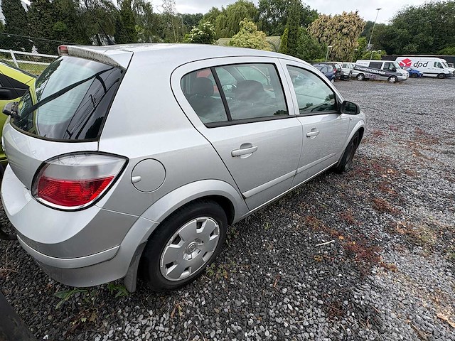 Opel - astra - 1.4 enjoy - car - 2005 - afbeelding 8 van  12