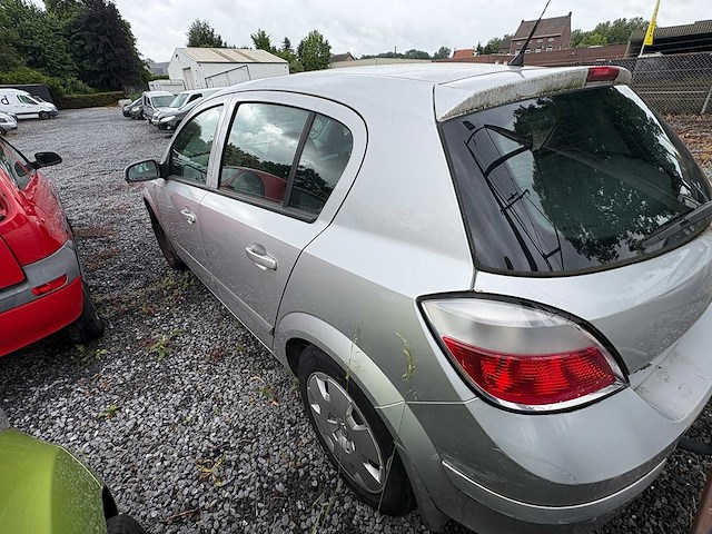 Opel - astra - 1.4 enjoy - car - 2005 - afbeelding 9 van  12