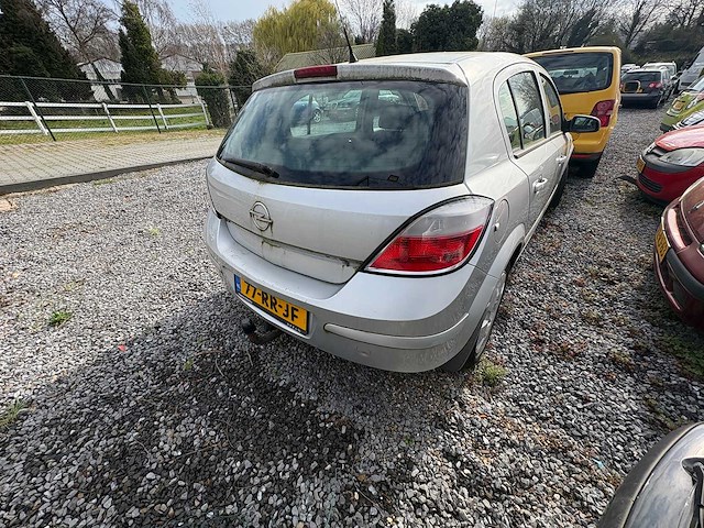 Opel - astra - 1.4 enjoy - car - 2005 - afbeelding 7 van  13