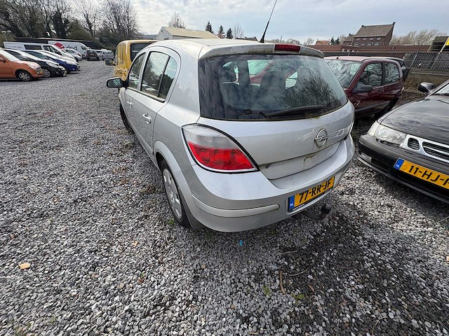 Opel - astra - 1.4 enjoy - car - 2005 - afbeelding 9 van  13