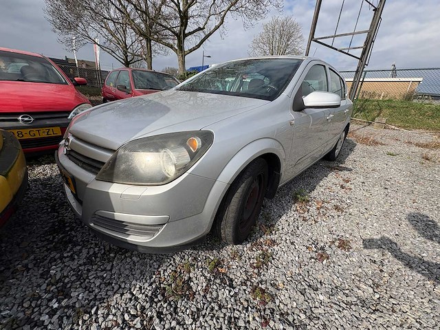 Opel - astra - 1.4 enjoy - car - 2005 - afbeelding 12 van  13