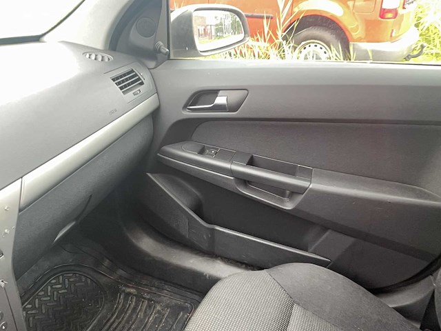 Opel - astra - 2005 - afbeelding 14 van  33