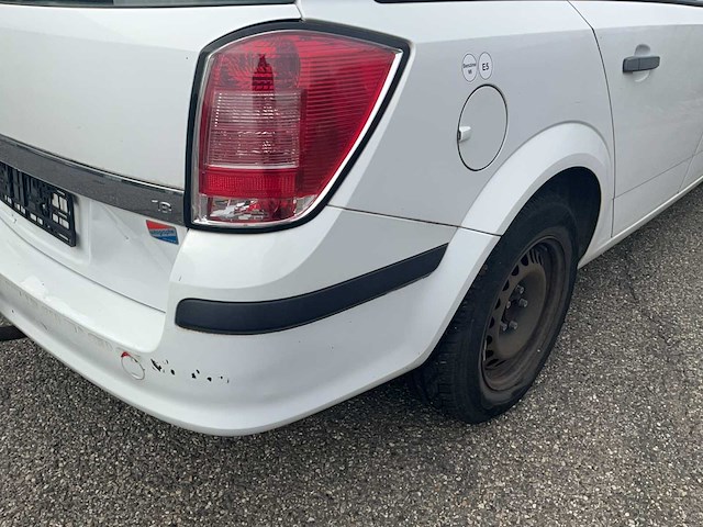 Opel - astra - 2005 - afbeelding 32 van  33