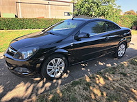 Opel - astra - car - 2010 - afbeelding 1 van  17
