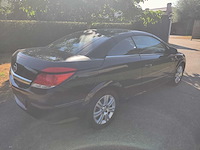 Opel - astra - car - 2010 - afbeelding 12 van  17