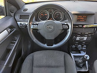 Opel - astra - car - 2010 - afbeelding 17 van  17