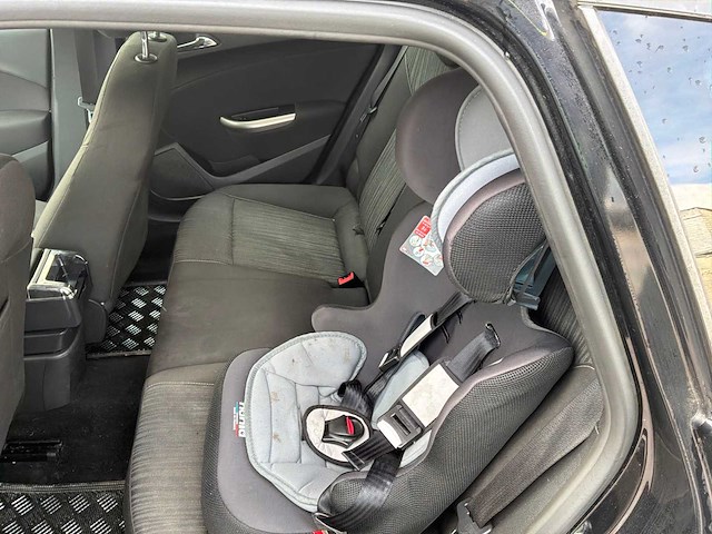 Opel - astra sport tourer - 2011 - voiture - afbeelding 7 van  19