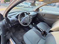 Opel - corsa - 1.0-12v comf.easytr. - car - 2002 - afbeelding 9 van  15