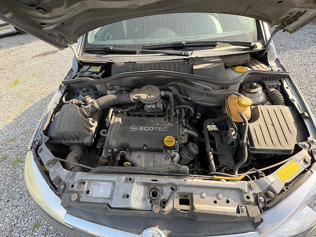 Opel - corsa - 1.2-16v njoy - car - 2002 - afbeelding 4 van  17