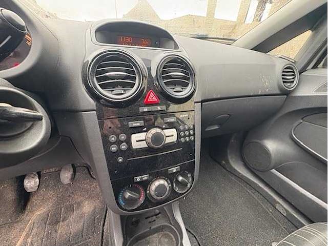 Opel - corsa - 1.2-16v selection - car - 2010 - afbeelding 4 van  16