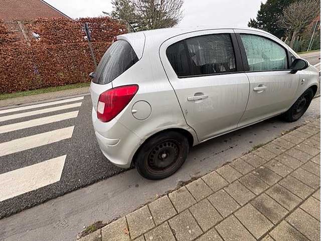 Opel - corsa - 1.2-16v selection - car - 2010 - afbeelding 10 van  16