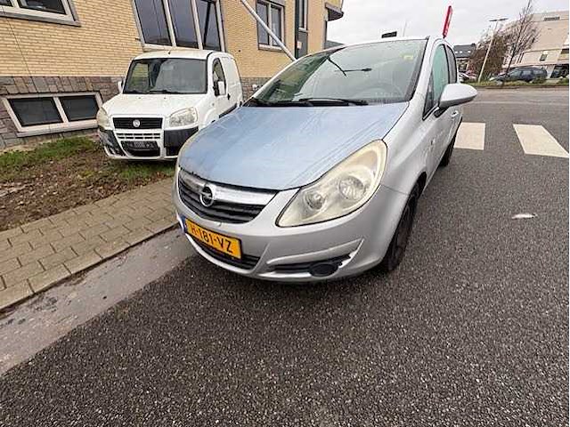 Opel - corsa - 1.2-16v selection - car - 2010 - afbeelding 12 van  16
