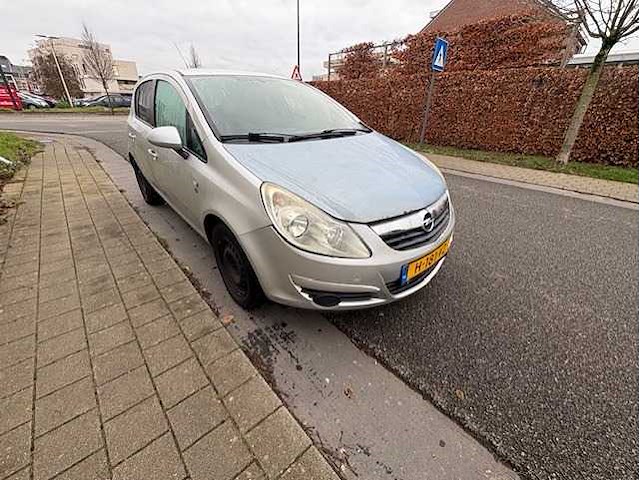 Opel - corsa - 1.2-16v selection - car - 2010 - afbeelding 14 van  16