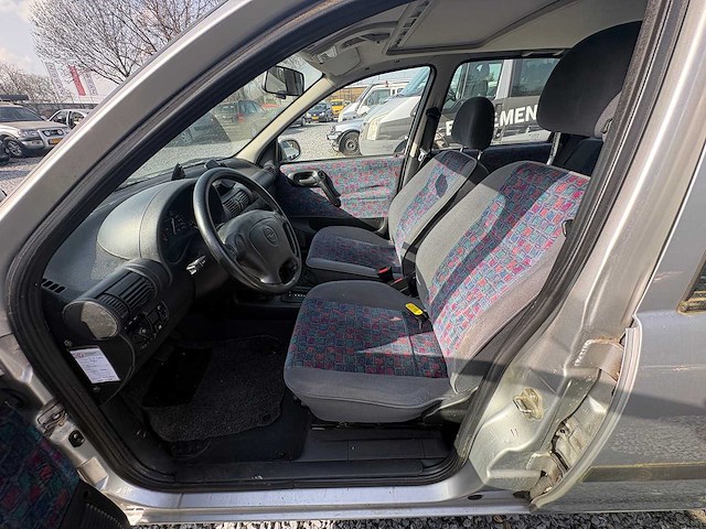 Opel - corsa - 1.4i-16v cdx - car - 1998 - afbeelding 3 van  15