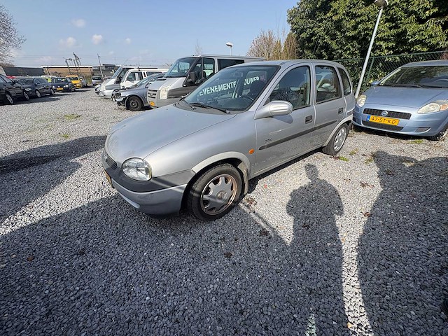 Opel - corsa - 1.4i-16v cdx - car - 1998 - afbeelding 1 van  15