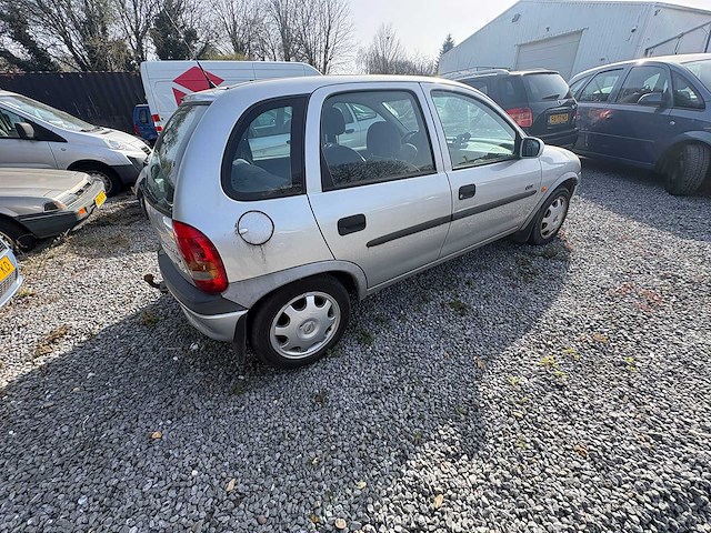 Opel - corsa - 1.4i-16v cdx - car - 1998 - afbeelding 13 van  15