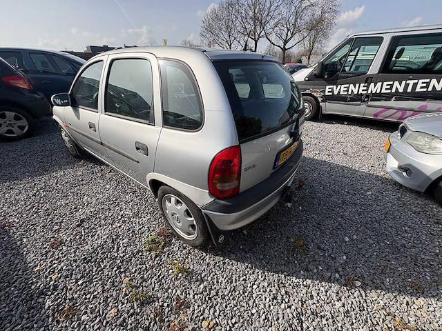 Opel - corsa - 1.4i-16v cdx - car - 1998 - afbeelding 15 van  15