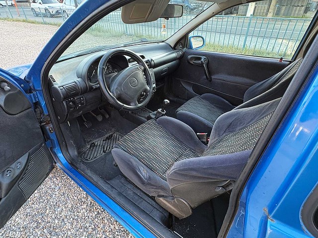 Opel - corsa - 1.4i-16v sport - car - 1998 - afbeelding 20 van  24