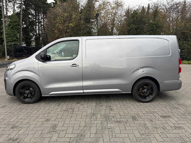 Opel - vivaro - f - car - 2022 - afbeelding 5 van  16