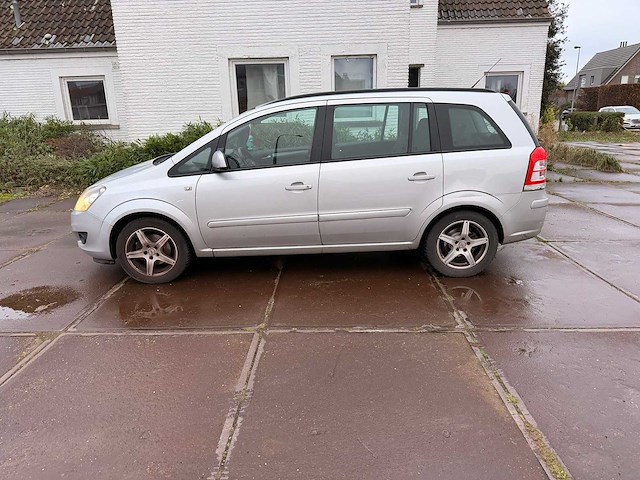 Opel - zafira - car - 2012 - afbeelding 5 van  17
