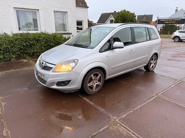 Opel - zafira - car - 2012 - afbeelding 10 van  17