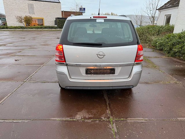Opel - zafira - car - 2012 - afbeelding 11 van  17