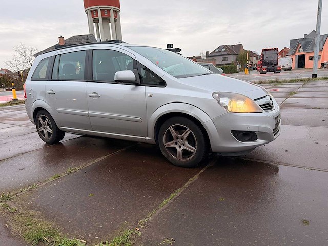 Opel - zafira - car - 2012 - afbeelding 14 van  17