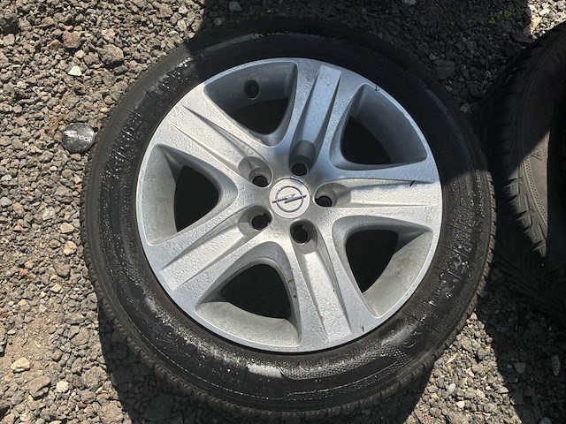 Opel 16 inch set van 4 banden voor opel + velgen taule + wieldop - afbeelding 2 van  11