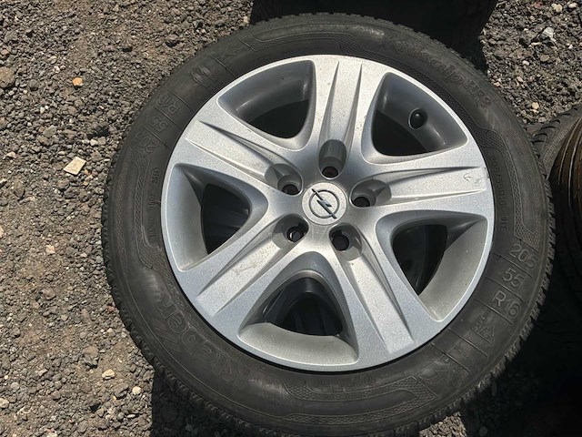 Opel 16 inch set van 4 banden voor opel + velgen taule + wieldop - afbeelding 10 van  11