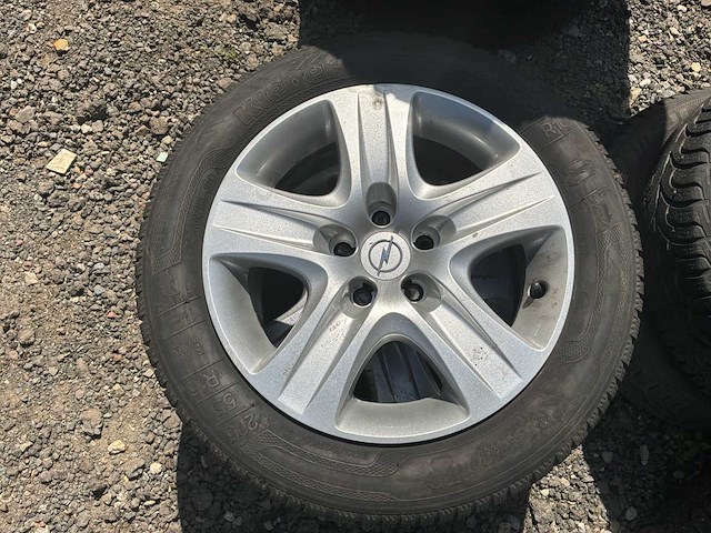Opel 16 inch set van 4 banden voor opel + velgen taule + wieldop - afbeelding 11 van  11