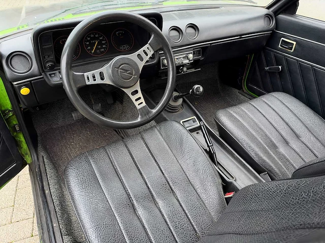 Opel 16s manta oldtimer - afbeelding 6 van  11