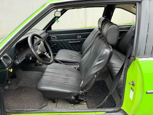 Opel 16s manta oldtimer - afbeelding 5 van  11