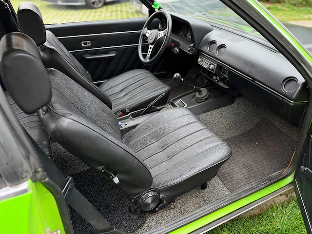 Opel 16s manta oldtimer - afbeelding 8 van  11