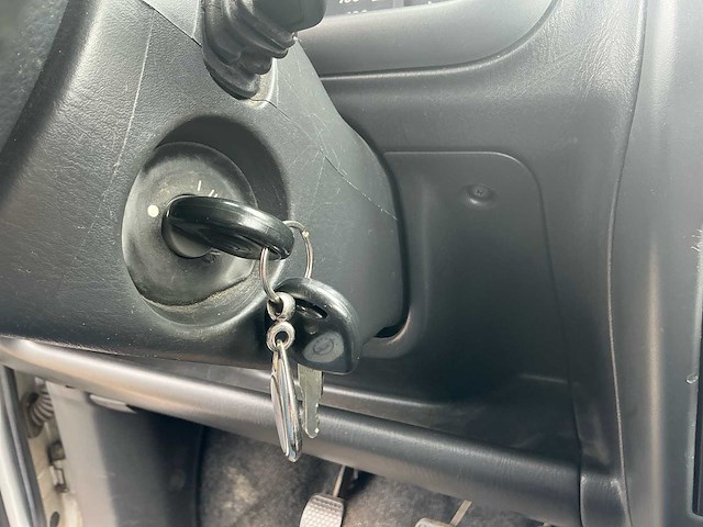 Opel agila personenauto - afbeelding 28 van  34