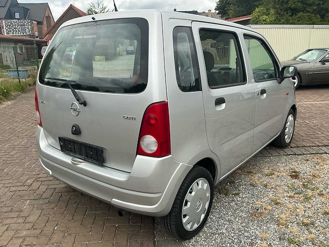 Opel agila personenauto - afbeelding 31 van  34