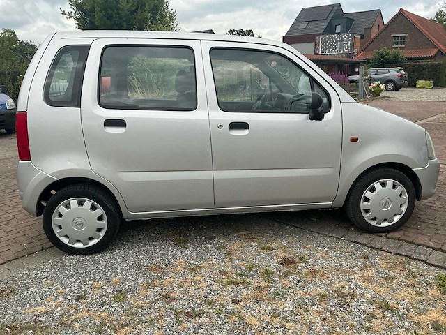 Opel agila personenauto - afbeelding 32 van  34