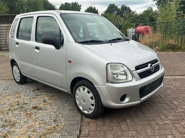 Opel agila personenauto - afbeelding 33 van  34