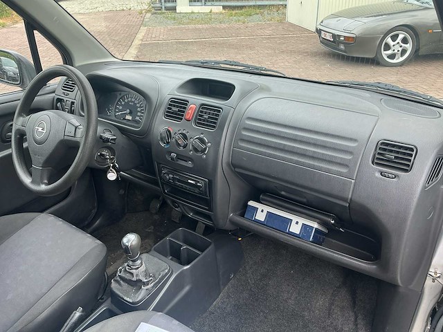 Opel agila personenauto - afbeelding 1 van  24