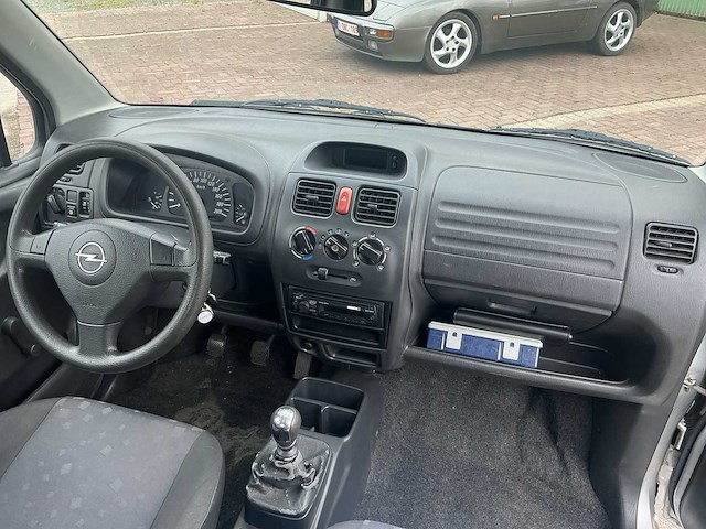 Opel agila personenauto - afbeelding 2 van  24