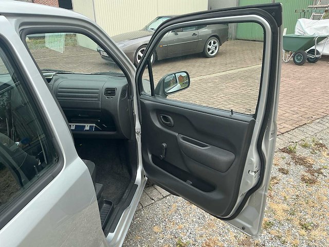 Opel agila personenauto - afbeelding 13 van  24