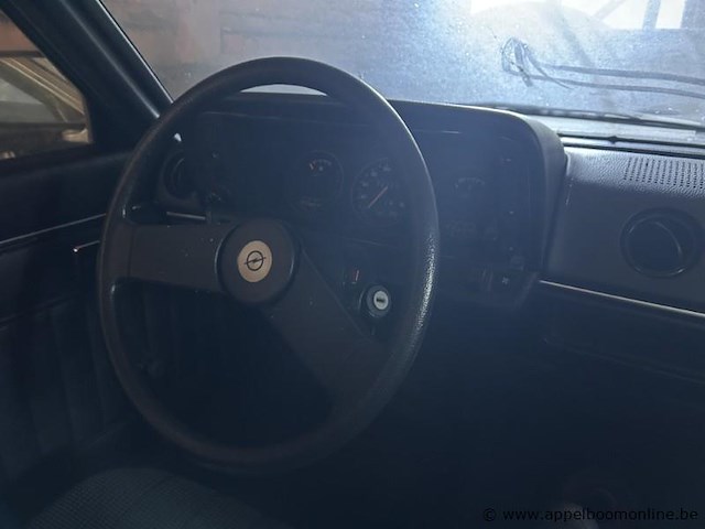 Opel ascona, 52703km, sedan, zonder documenten, 1 sleutel - afbeelding 6 van  8
