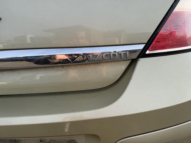 Opel astra 1.7cdti - afbeelding 22 van  24