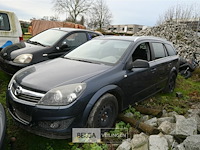 Opel astra enkel voor vergunninghouders en erkend centrum voor verschroting - afbeelding 1 van  9