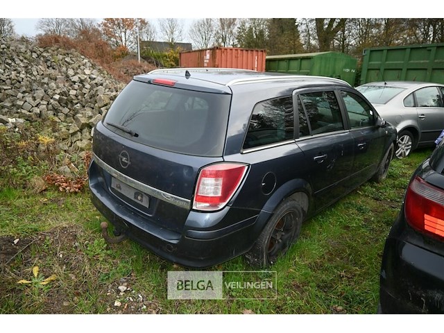 Opel astra enkel voor vergunninghouders en erkend centrum voor verschroting - afbeelding 3 van  9