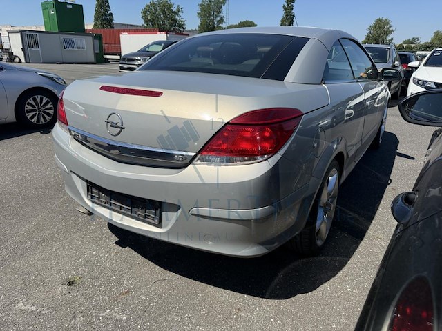 Opel astra twintop 1.8i cosmo, 2007 - afbeelding 31 van  36