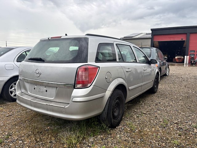 Opel astra - afbeelding 4 van  7