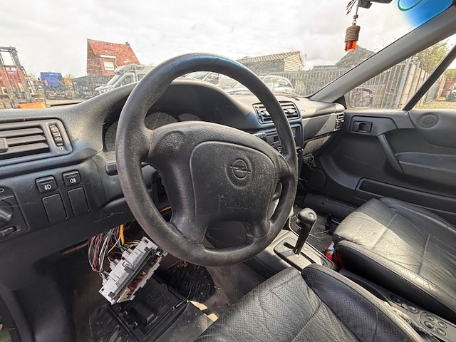 Opel calibra - afbeelding 4 van  23