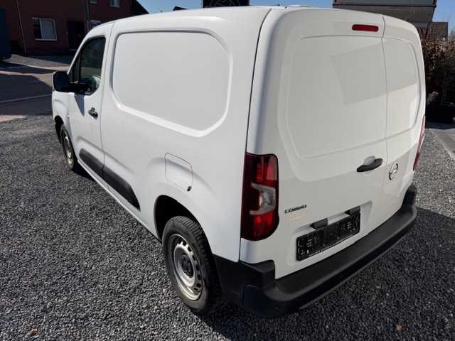Opel combo - 2020 - schadewagen - afbeelding 1 van  9